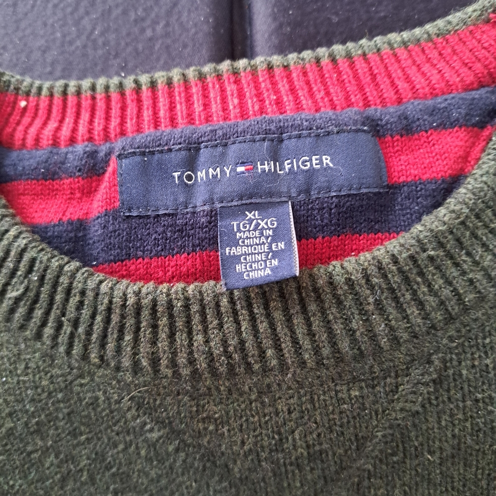 Tommy Hilfiger men's sweater size XL black,  pullover.